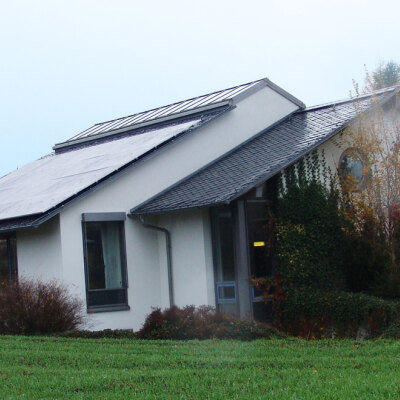 PV-Anlage auf dem Dach der Sparkasse in Nagel